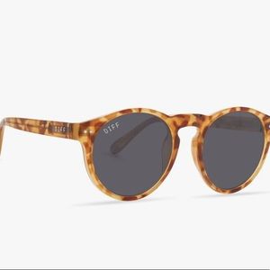 DIFF Eyewear - Cody Sunglasses in Solstice Tortoise Grey